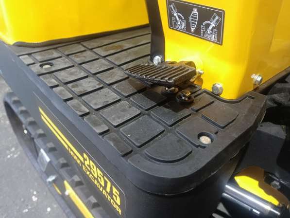 Мини-экскаватор Komatsu PC-08 в Владивостоке