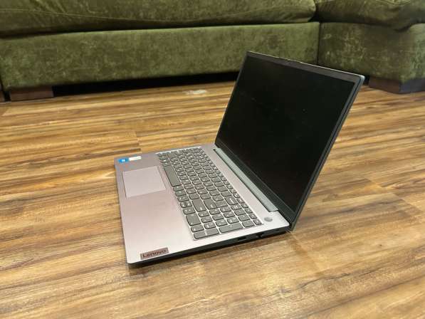 Ноутбук Lenovo V15 G4 lan