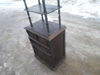 Старинная этажерка в Москве