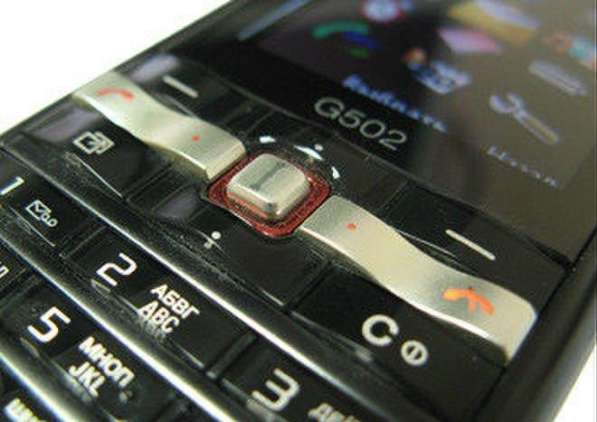 Sony Ericsson G502 (оригинал, комплект) в Москве