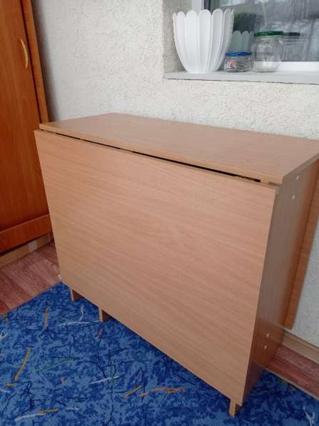 Стол книжка