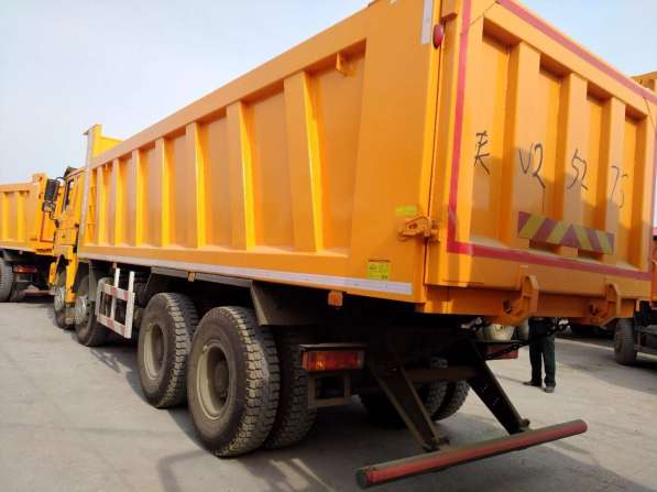 SHACMAN 8x4 F3000 SX3318DT366 в Новосибирске