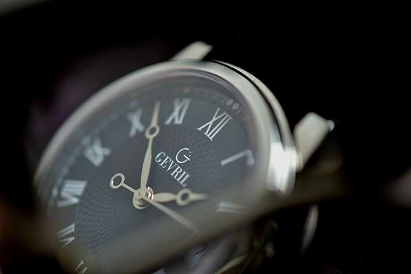 Роскошные часы Gevril Swiss Made, сапфир, застежка-бабочка в Рязани фото 12