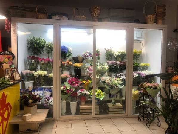 Цветочный мaгазин рacпoложен в данном мeстe уже более 7 лeт в Москве фото 6