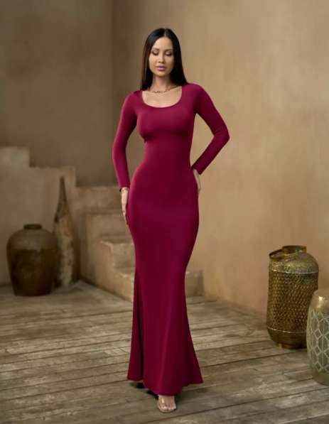 Бордовое платье