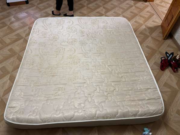 Продам Б/У матрас 180/220