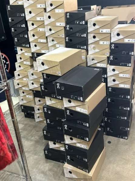 Кроссовки NIKE в Москве