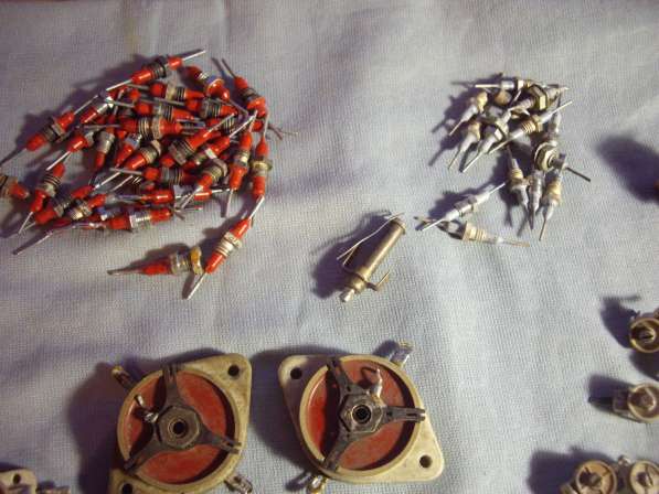 Конденсаторы проходные, подстроечные в Челябинске