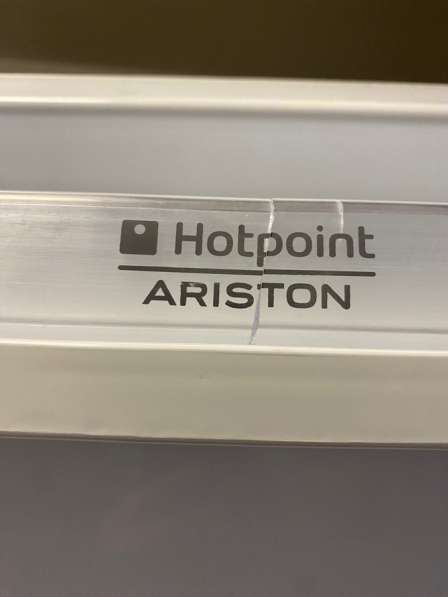 Продаю встраиваемый холодильник в Москве