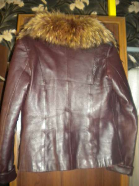 Куртка-кожа, с меховой подстёжкой в фото 3