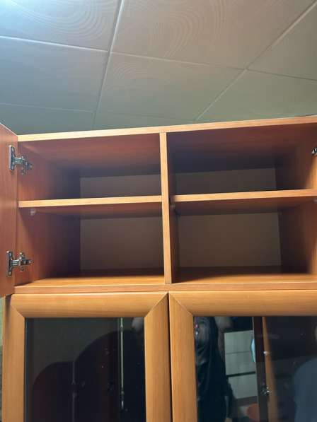 Продается вместительный светло-коричневый деревянный шкаф в Астрахани фото 4