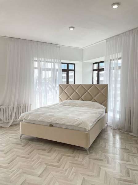 Двуспальная кровать