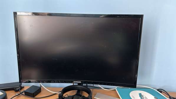 Игровой монитор Samsung 144Hz