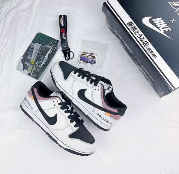 Кроссовки мужские в Москве