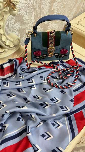 Платок и сумка в Грозном