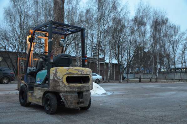 БУ ПОГРУЗЧИК KOMATSU 1 т. FG10T-17 в Москве