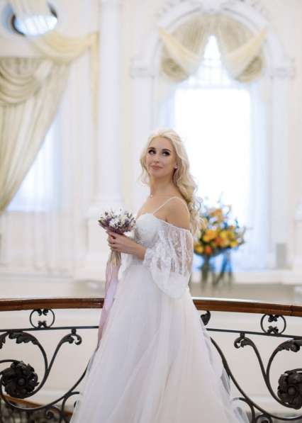 Свадебное платье со шлейфом. Продажа в Санкт-Петербурге