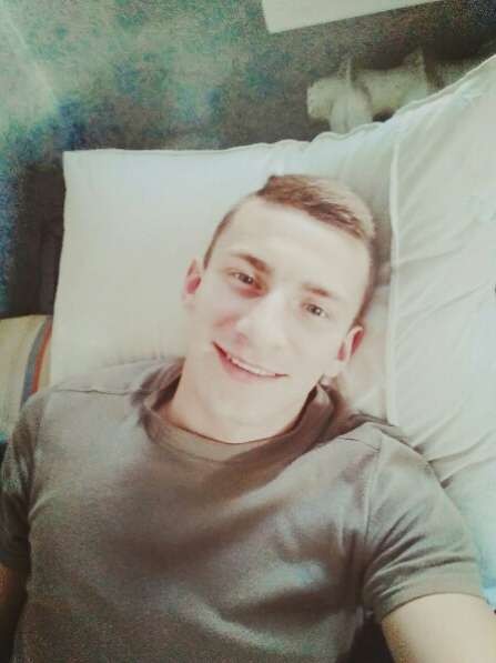 Ростик Зинченко, 23 года, хочет пообщаться в фото 3