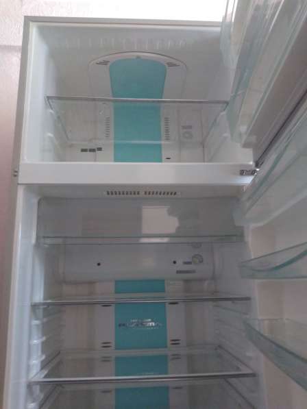Классный холодильник тошиба! в Омске фото 3