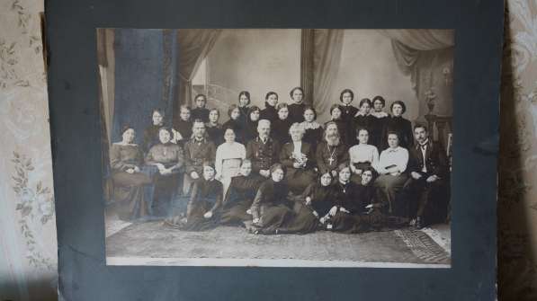 Старинная фототипия – групповой портрет гимназисток. XIX в в Санкт-Петербурге фото 11