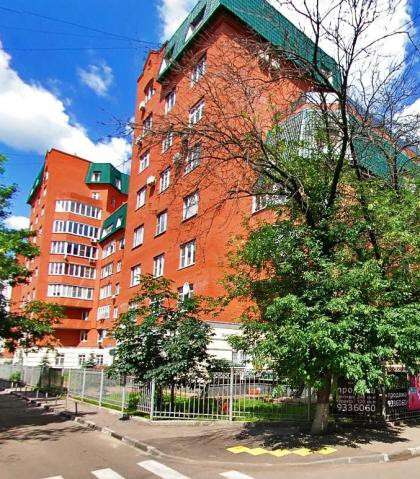 Продам многомнатную квартиру в Москве. Жилая площадь 207 кв.м. Этаж 6. Есть балкон.
