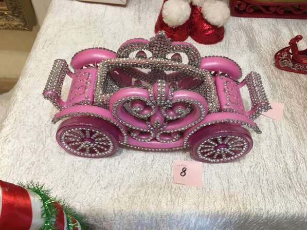 Новогодние игрушки в Москве