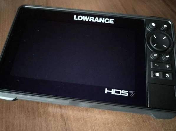 Эхолот Lowrance HDS 7 Live