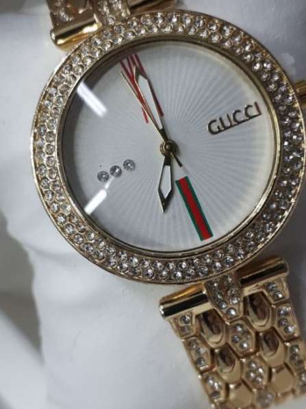 Часы женские от гучи кварцевые. Отличный подарок в Москве