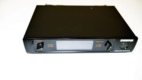 Радиосистема Shure AWM-505R база 2 радиомикрофона в фото 4