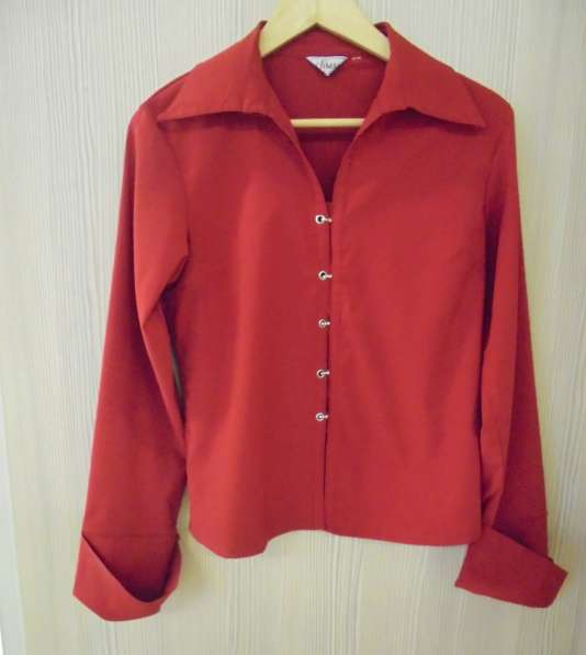 Блузка (рубашка) красного цвета, р. L в Москве фото 5