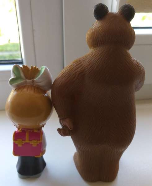 Маша и Медведь, резиновые игрушки, б. у в фото 3