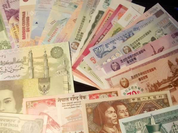 В продаже 30 иностранных новых банкнот = 1000 рублей