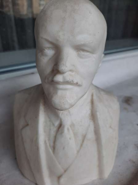 Бюст Ленина из кость и с подписью скульптура в 