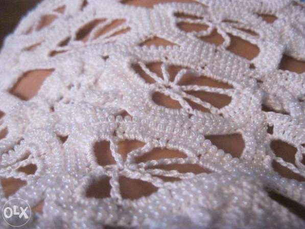Вязаное белое летнее платье ручной работы в фото 4