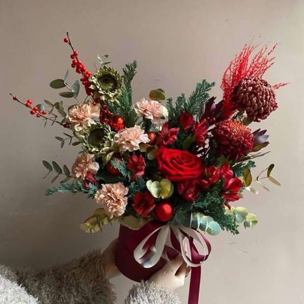 Новогодние композиции и букеты