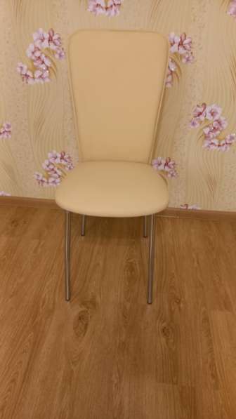 Стулья новые для кухни