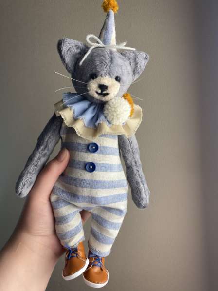 Винтажная игрушка ручной работы - цирковой кот