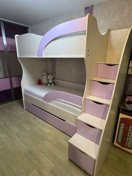 Двухъярусная кровать