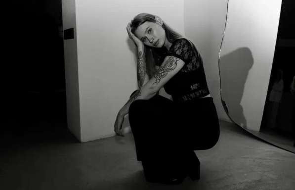 Модель для коммерческого бизнеса в Санкт-Петербурге