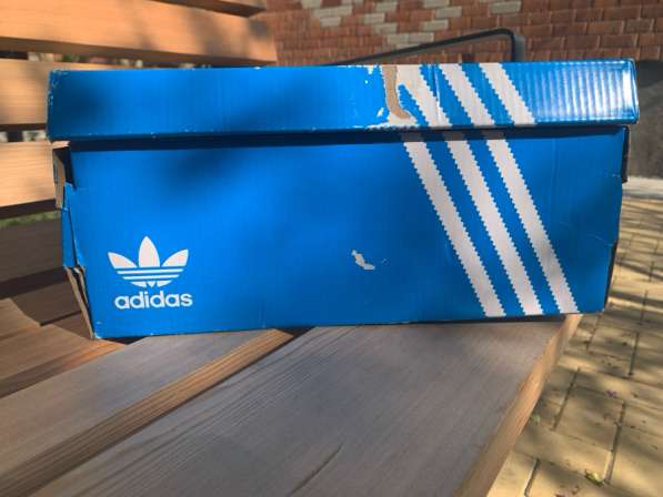 Красовки adidas в Москве