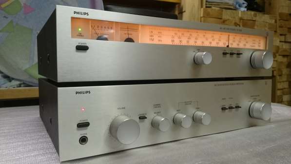 PHILIPS 102 AM-FM stereo tuner,302 stereo amplifer