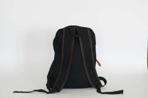 Рюкзак черный коричневый с цветными молниями в фото 7