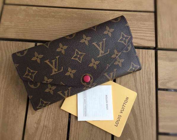 Женские кошельки Louis Vuitton в Екатеринбурге