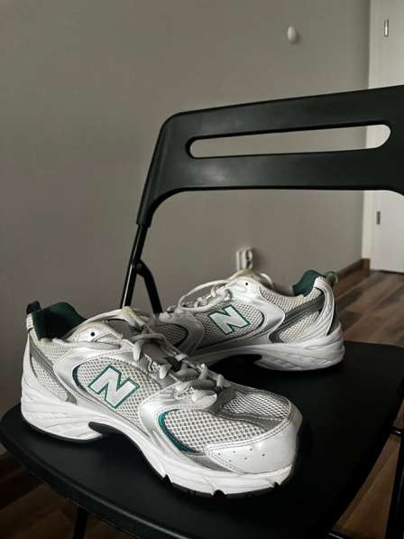 Оригинальные кроссовки New Balance 530 в фото 3