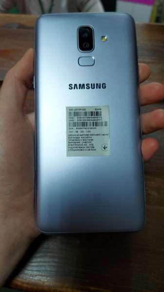 Мобильный телефон Samsung J8 в фото 3
