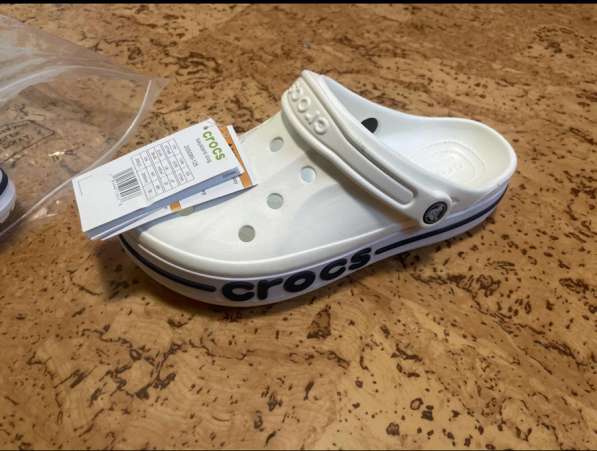 Белые тапочки crocs в Казани фото 3