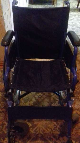 Продам инвалидное кресло- коляску