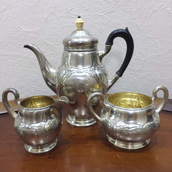 Старинный чайный набор из серебра