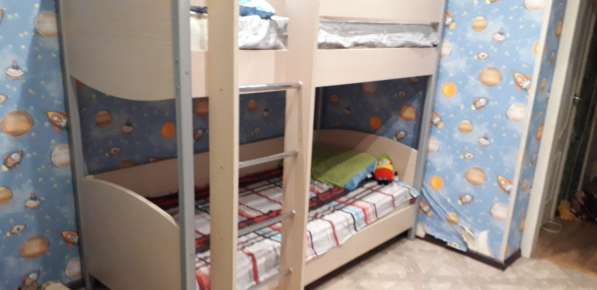 Продаю двухьярусную кровать в Волгограде