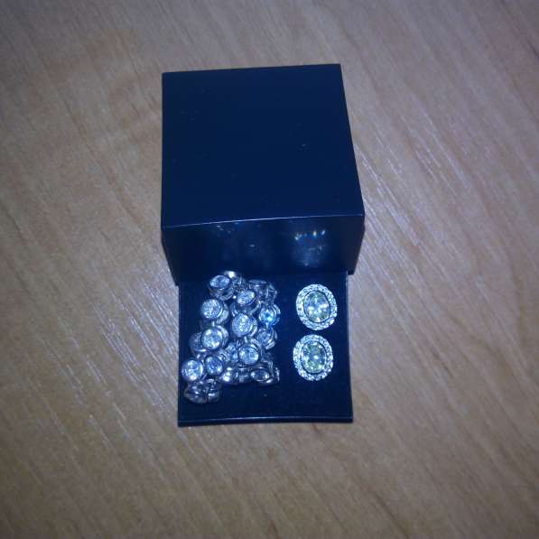 Серебрянный набор браслет и серьги пусеты в фото 4
